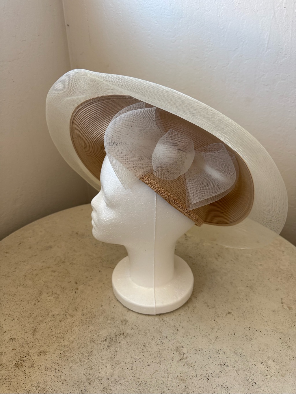 Two-Tone Wide-Brim Fascinator In Cream And Tan